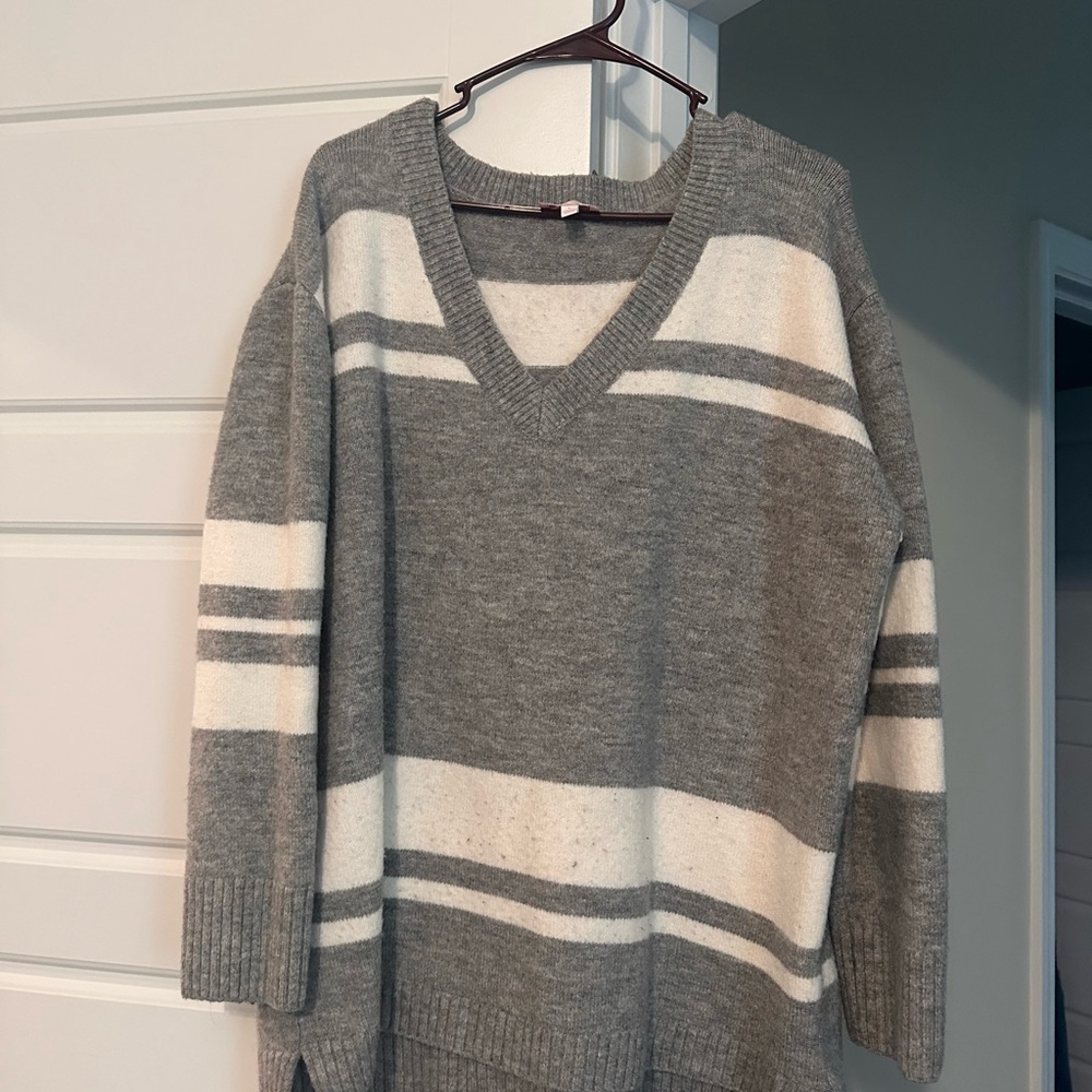 Pink Lily Gray and White V-Neck Sweater with Stripes